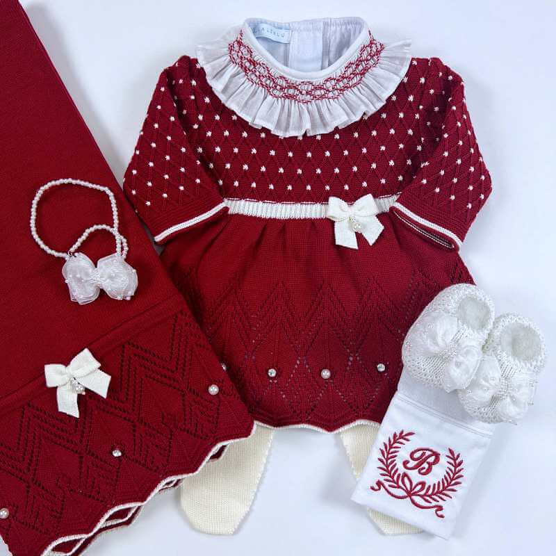 Vestido, Calça e Manta - Casinha - Red com Pérolas e Cristais Swarovski da marca Laleblu.