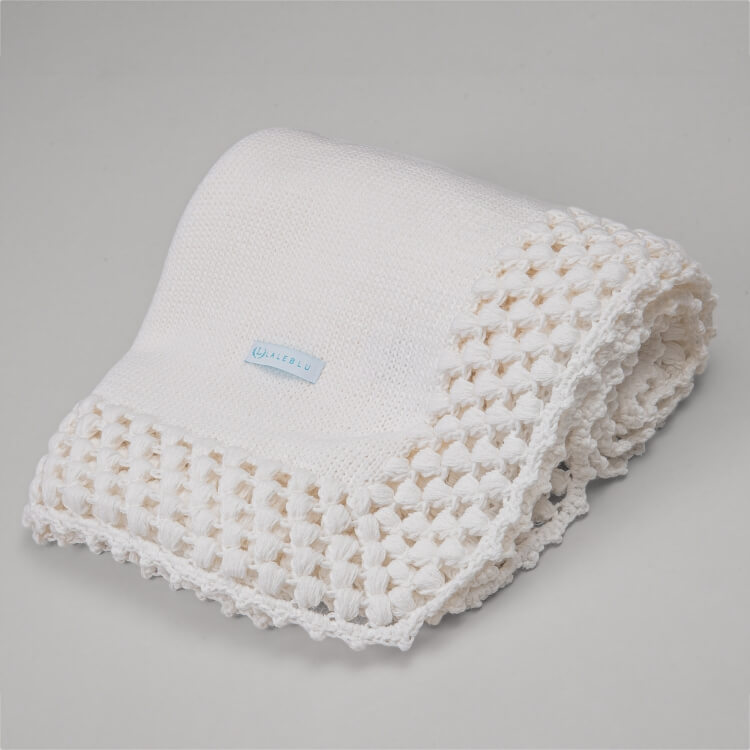 Manta Pipoca na cor branca da marca Laleblu.