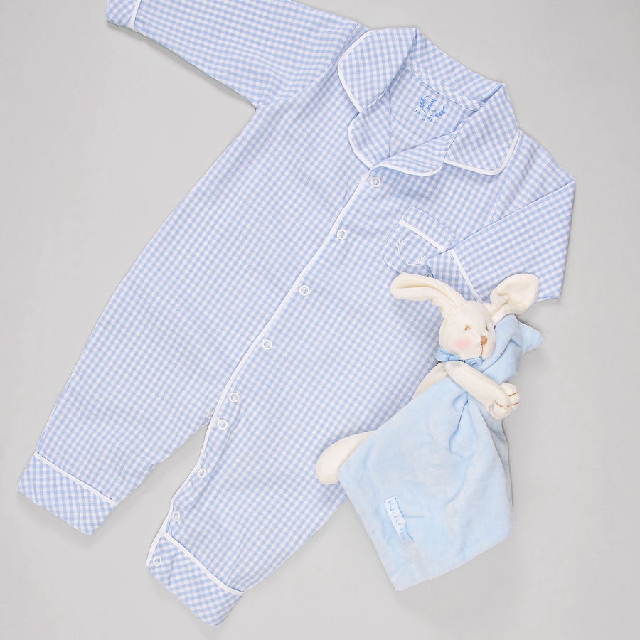Macacão pijama e naninha de coelho em Tricoline - Estampa xadrez azul da marca Laleblu.