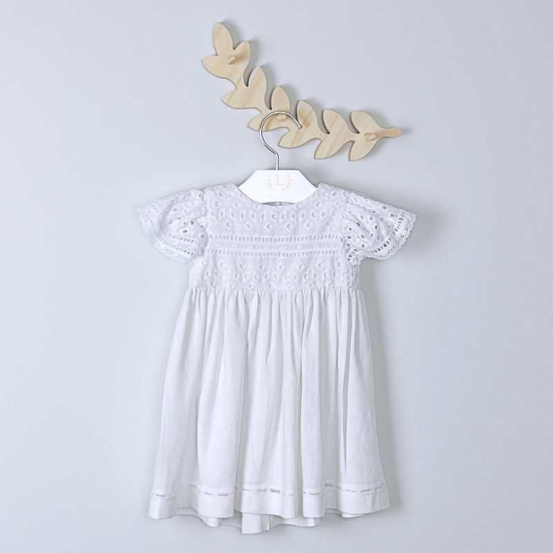 Vestido Antonella em linho na cor branca da marca Laleblu.